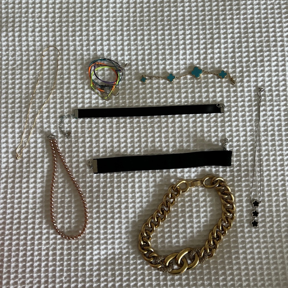 Lot of jewelry